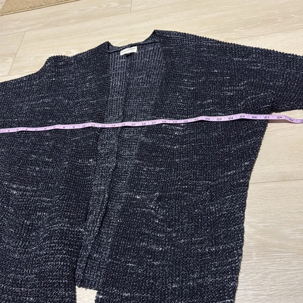 3/$10 Universal Thread Dark Blue Knit Cardigan - Picture 6 of 10